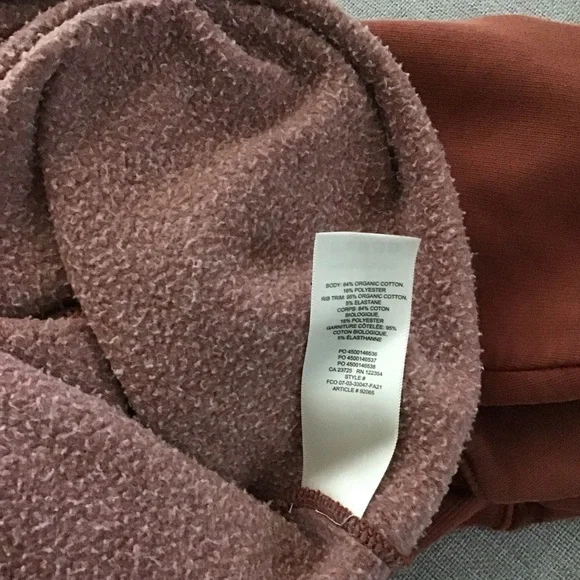 🎄Aritzia‎ rust color cropped sweater - Picture 6 of 9